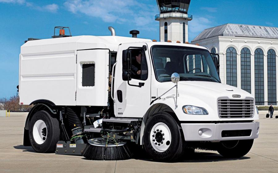 Freightliner Business Class M2 106 Sweeper '2002
